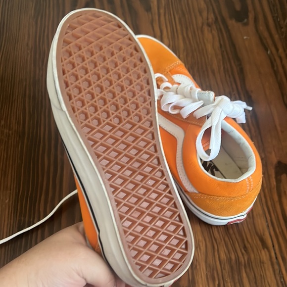 Vans - Picture 2 of 4